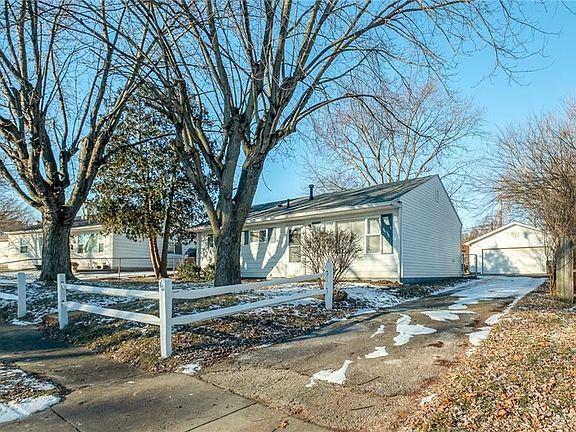 2nd image of 15 Sillman Ct