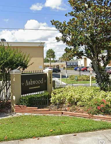 1000 Lake Of The Woods Blvd Photo 1