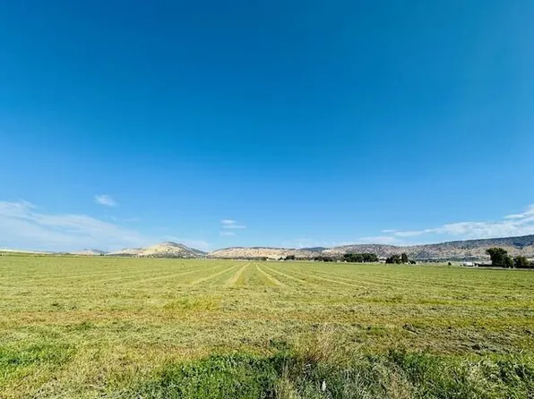 Reeder Rd, Klamath Falls, OR 97603