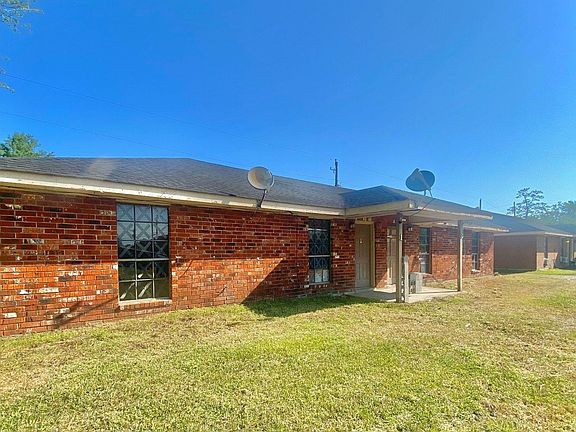 4th image of 105 & 107 Honey Ln
