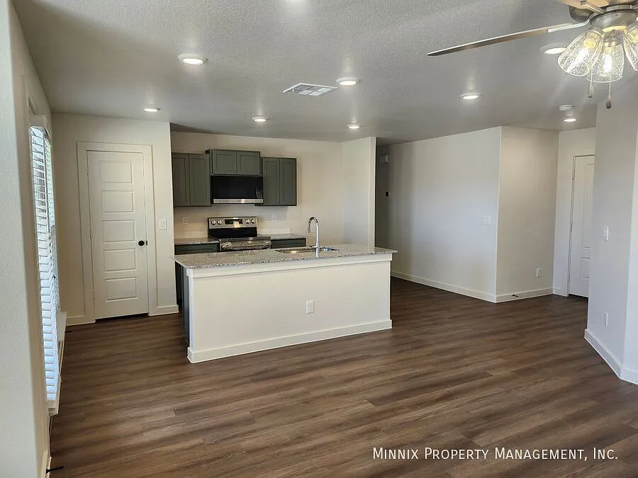 3 bedroom/ 2 bath | 5619 Colgate St. — Photo 3