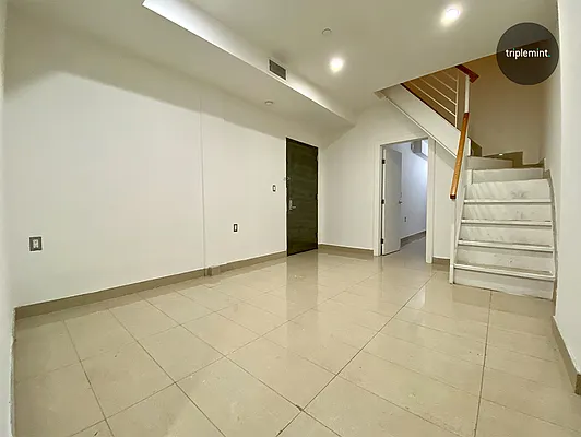 Rented by Triplemint | media 23