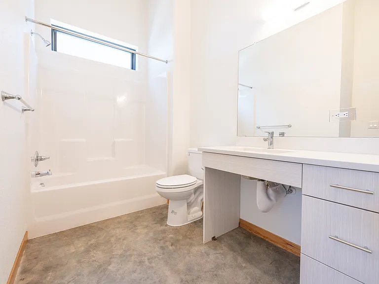 9320 SE Woodstock Blvd #101 — Photo 4