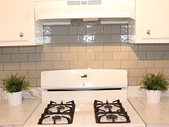 5th image of 596 Mill Pond Dr #596