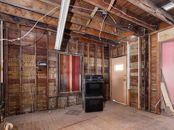 3rd image of 3921 Zinsle Ave