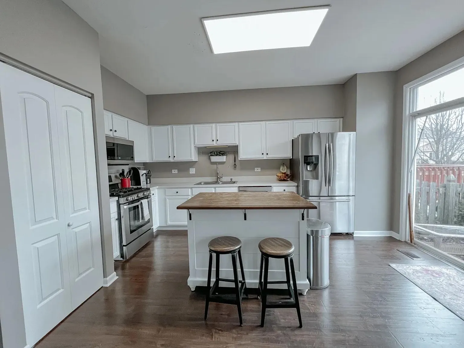 4 bed, 1786 sqft, $3,800 — Photo 3