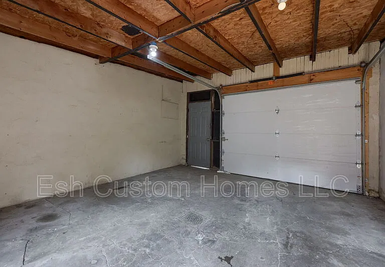 611 S Prince St — Photo 9