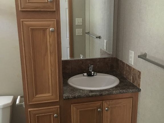 3rd image of 17464 Robin Dr