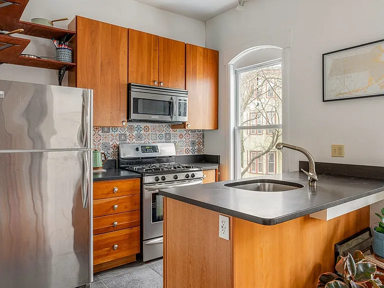 10 Cottage St #2 — Photo 11