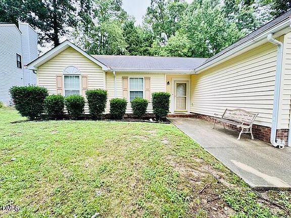2nd image of 104 Stanway Dr