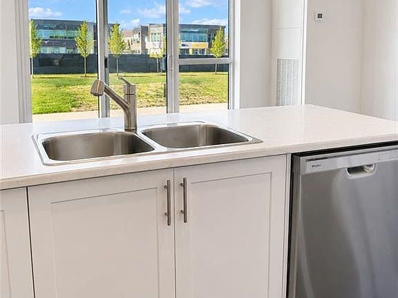 3rd image of 470 Dundas St E #103