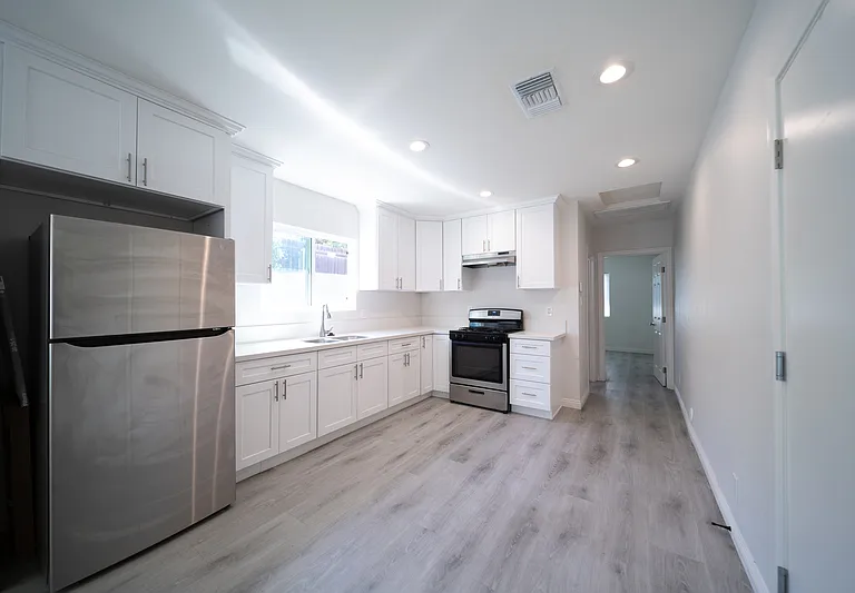 120 E Shady Grove Dr — Photo 12