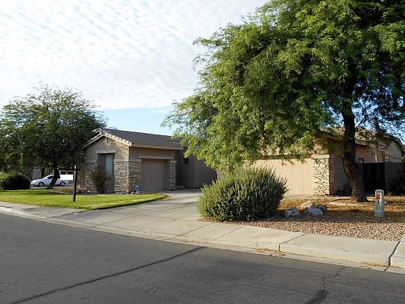 3rd image of 453 W Carob Dr