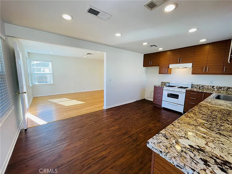 8465 Quartz Ave — Photo 4