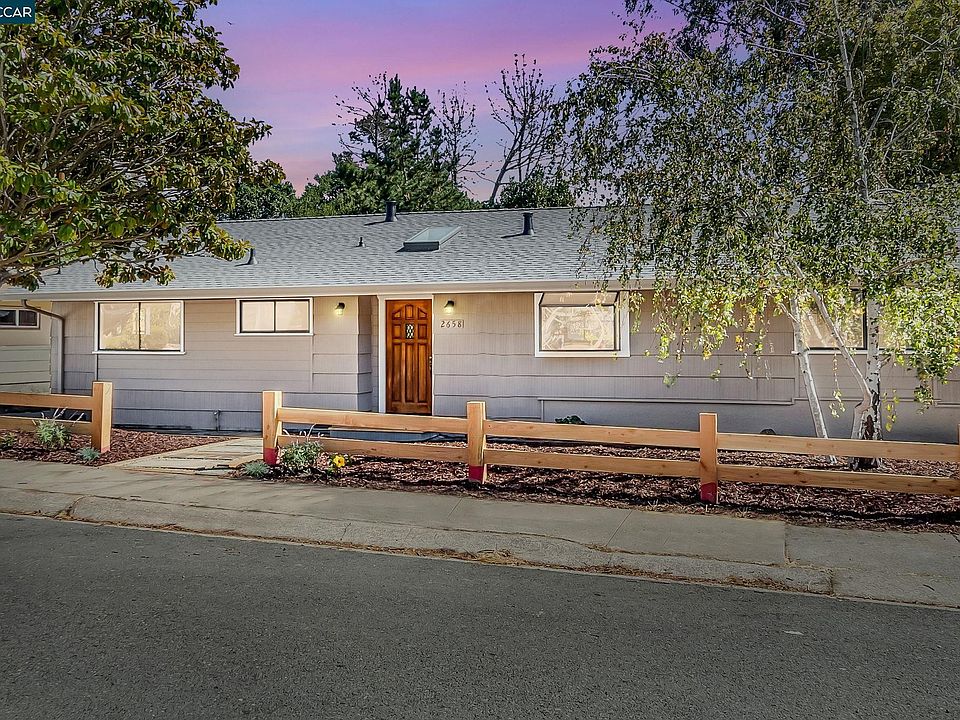 1st image of 2658 Sheldon Dr