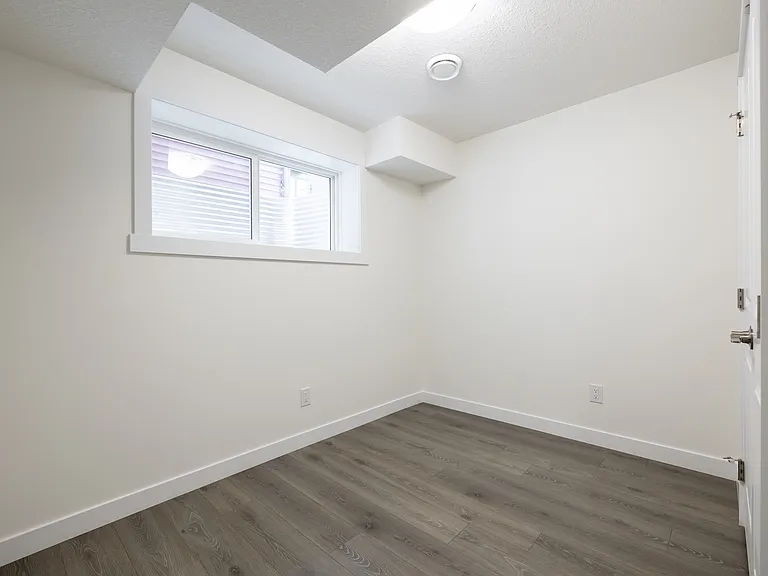 9823 107th St #9823-9815-9811 — Photo 5