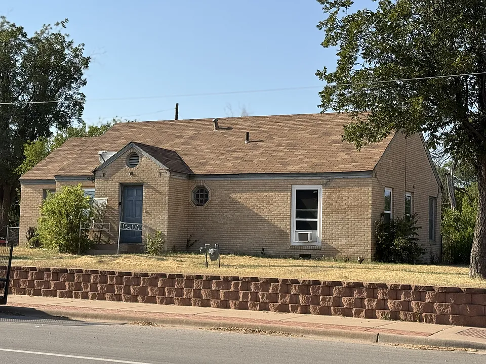 611 W Main St