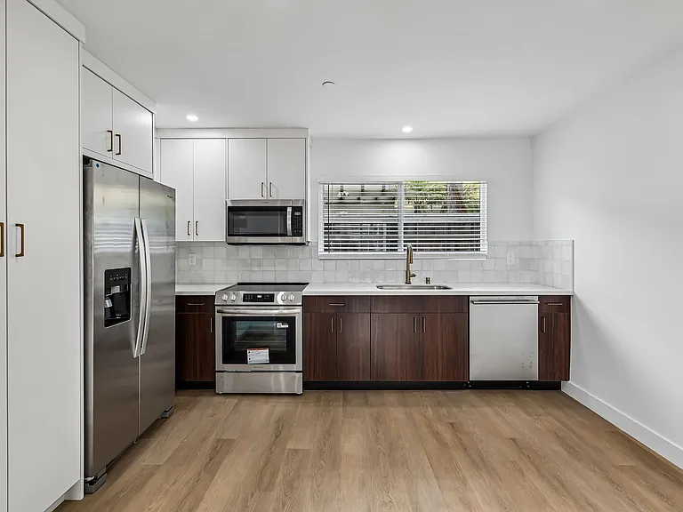 Salt + Sea - Luxury Coastal Apartments near Carlsbad Village — Photo 8