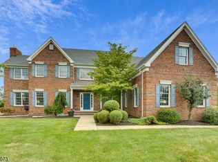 9 Long Way, Hopewell, NJ 08525