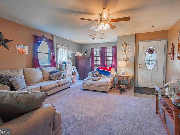 5th image of 110 Crystal Dr