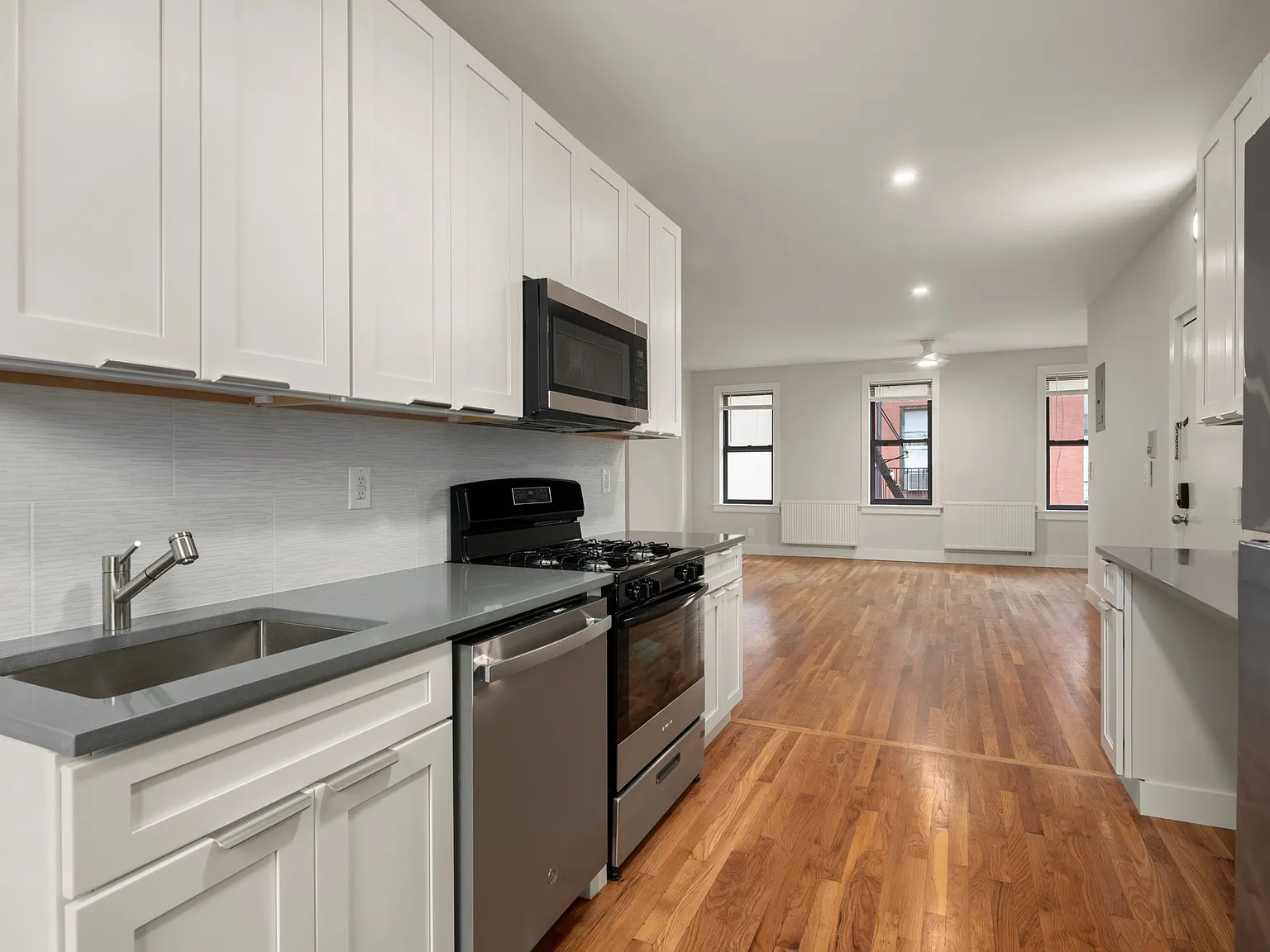55 South First Street — Photo 4