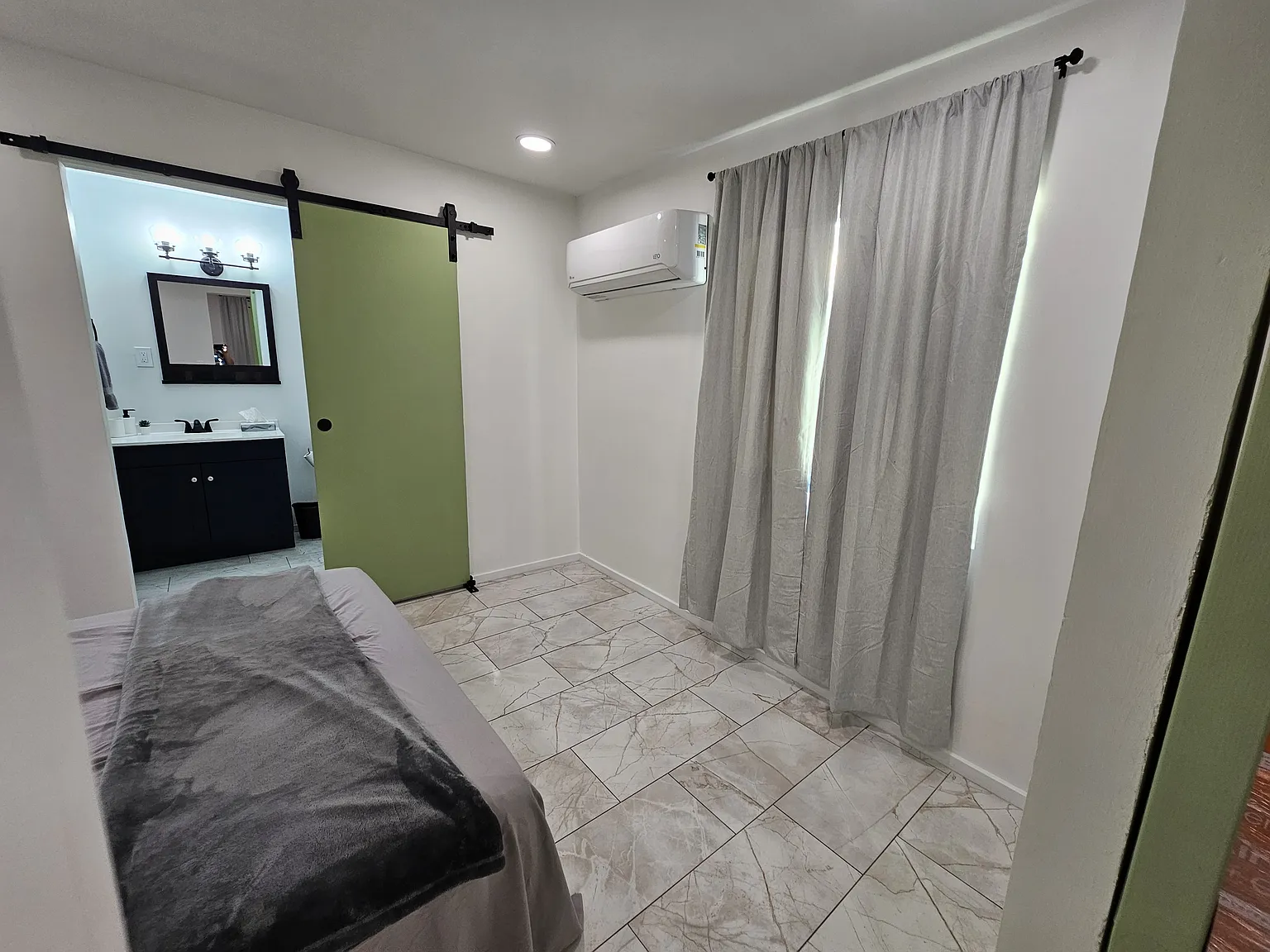 1 bed, 574 sqft, $1,349 — Photo 3