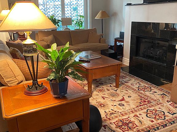 2nd image of 817 Chicago Ave APT 8