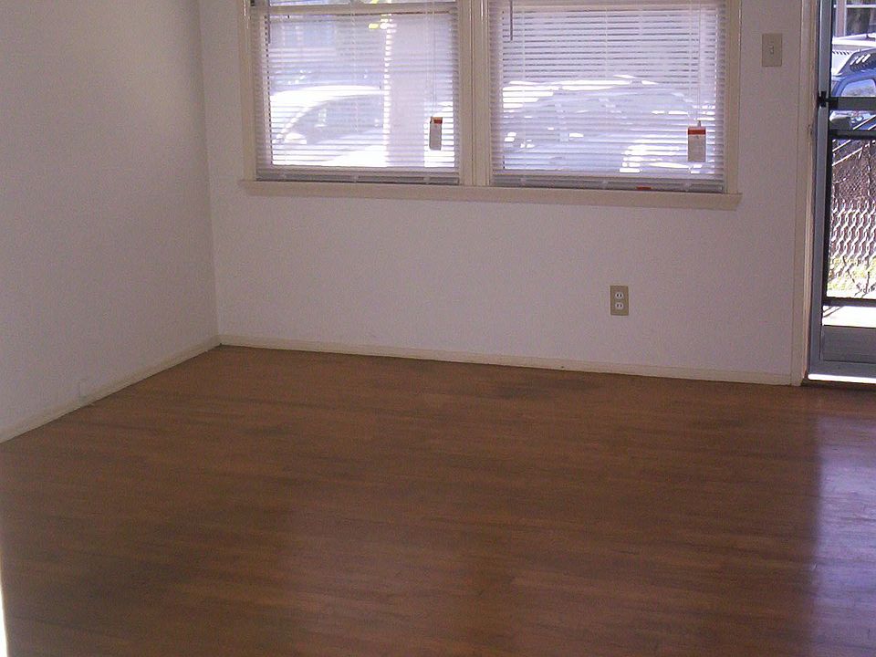 2nd image of 252 Esperanza Ave APT 2