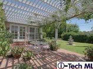 1020 Roxbury Dr, Pasadena, CA 91104