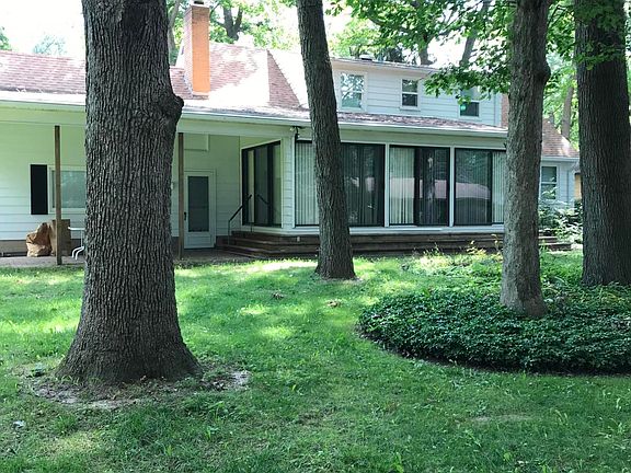 3rd image of 4541 Oakwood Dr