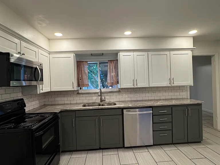3312 NW 62nd St — Photo 11