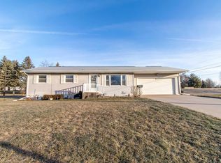11600 142nd St, Davenport, IA 52804