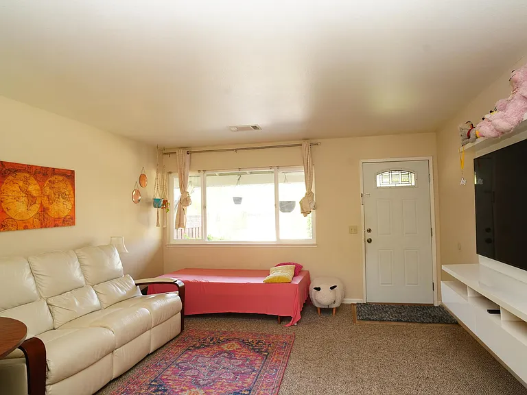 639 Sonoma Ave — Photo 20