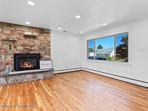5th image of 430 E Lynnwood St