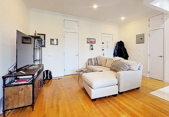 3rd image of 11 W 8th St APT 6E