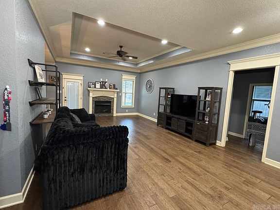 4th image of 10684 Hinds Rd