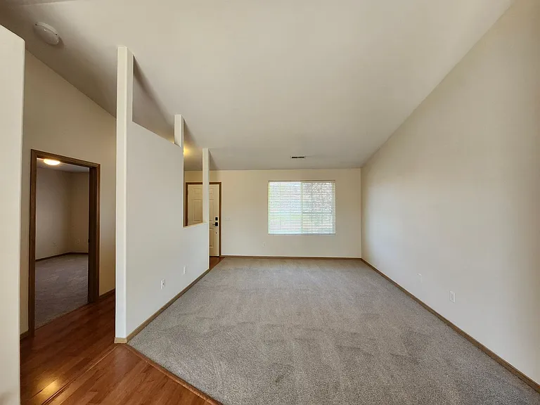 4914 Sinai Dr — Photo 4