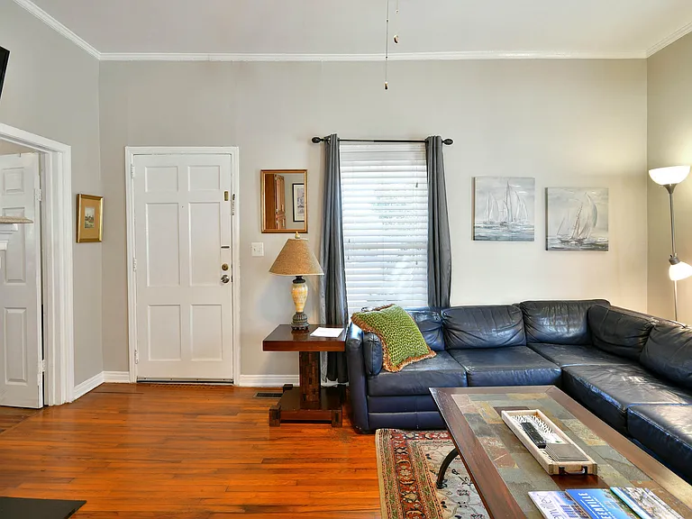 85 Allen St — Photo 15