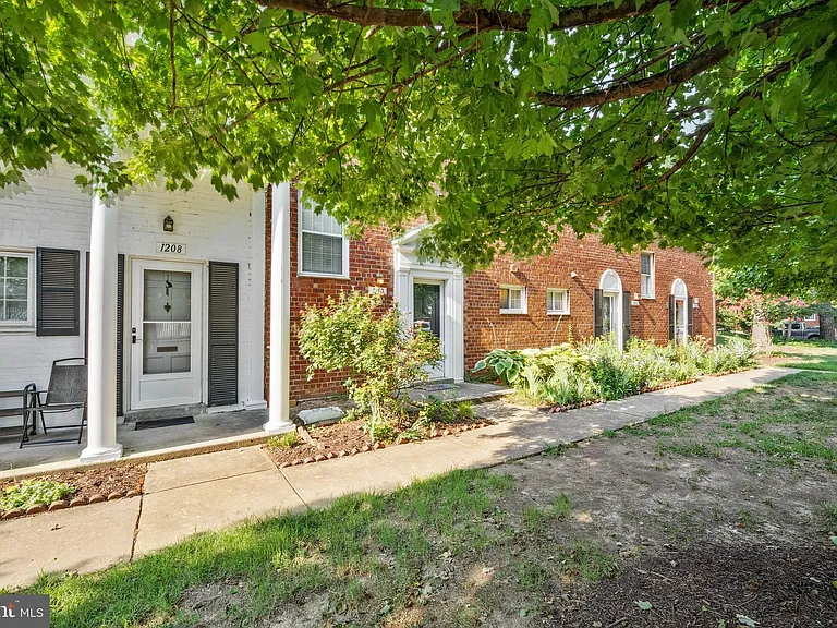 1210 Martha Custis Dr #503 — Photo 2