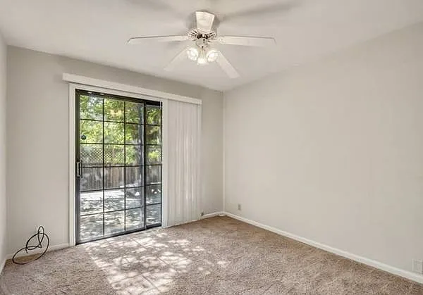 22086 Homestead Rd — Photo 12