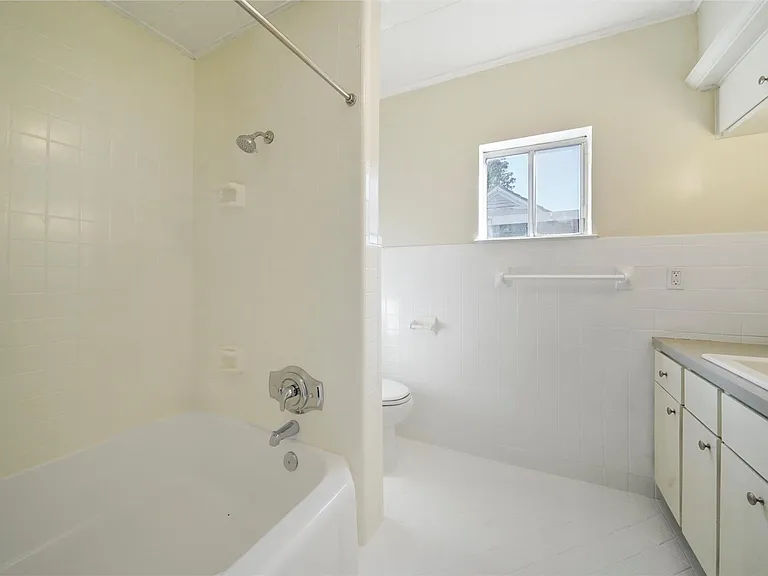 906 Gale St — Photo 9