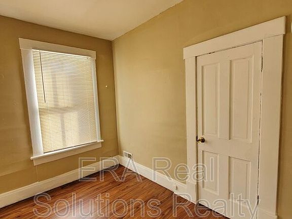 4th image of 322 Stanaford Pl