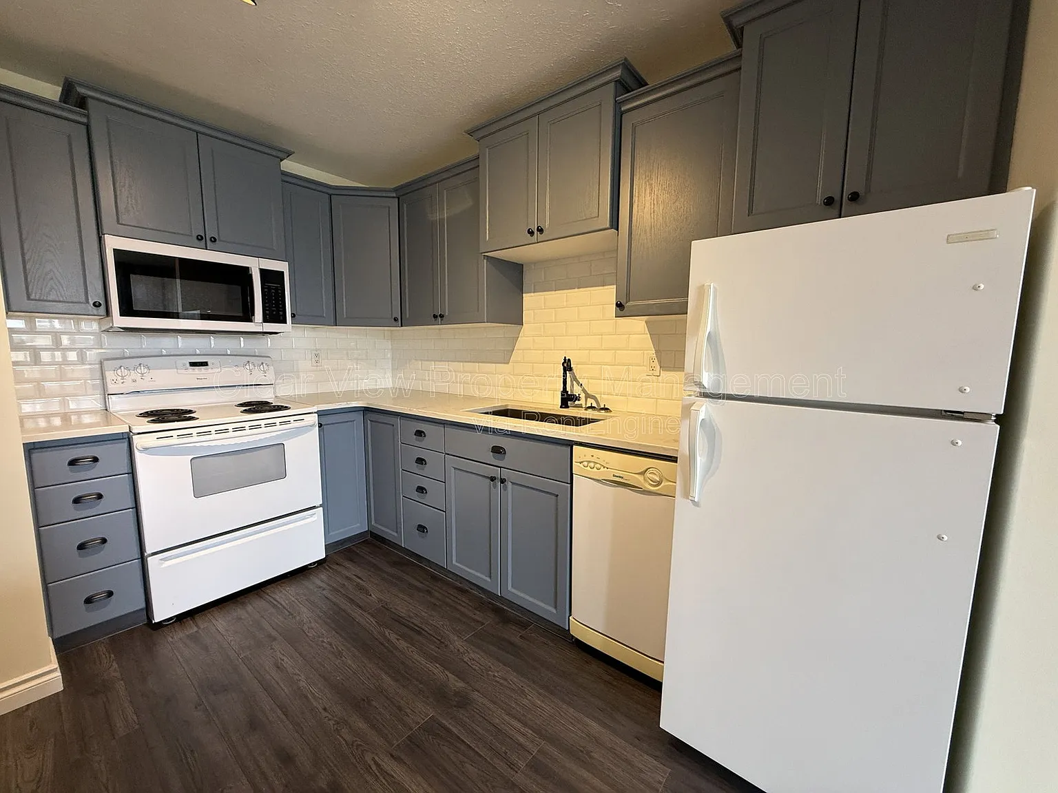 2 bed, 1.0 bath, $1,549 — Photo 2