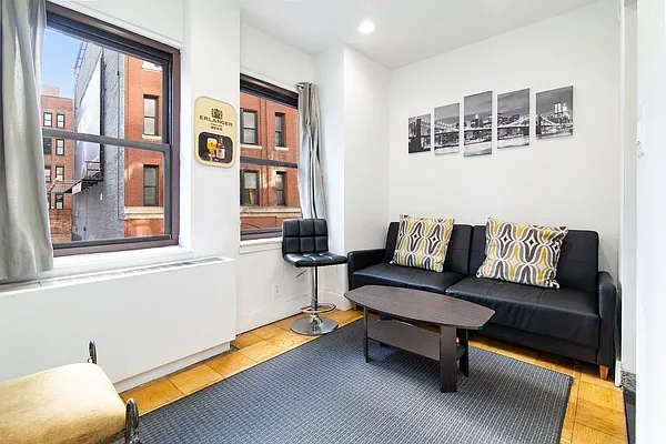 Rented by REAL New York | media 18