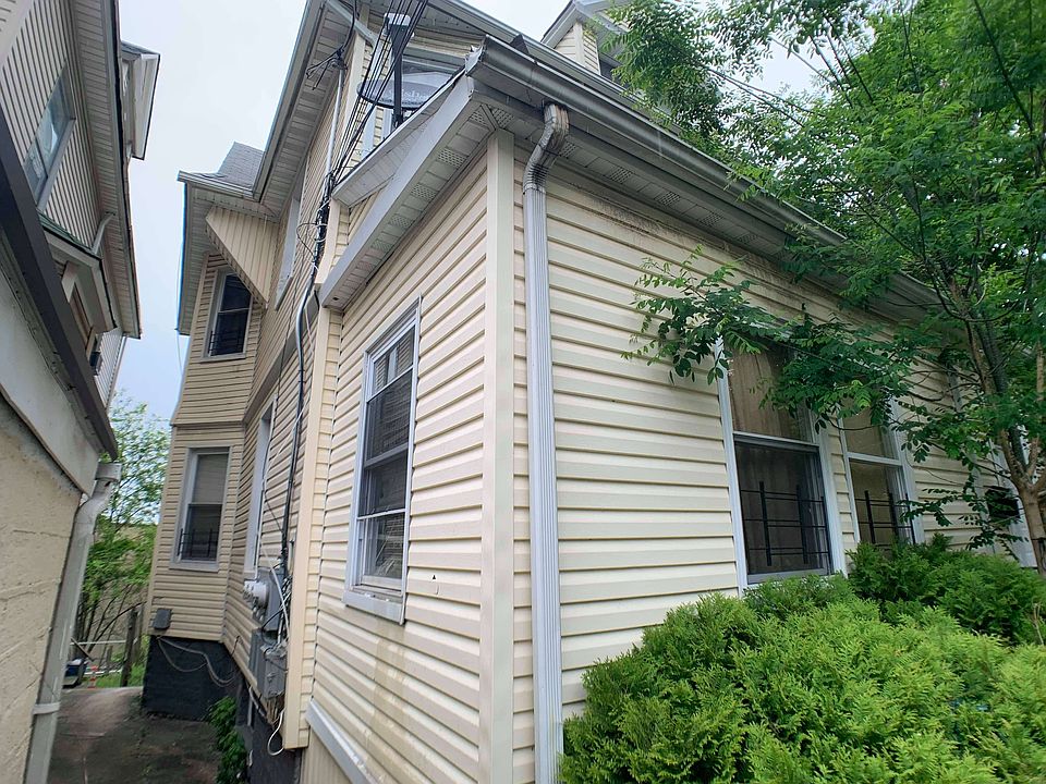 1st image of 15 Van Buren St