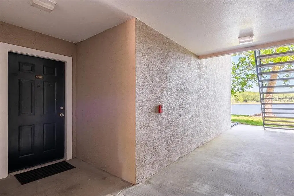 2 bed, 2.0 bath, 1104 sqft, $2,000 — Photo 2
