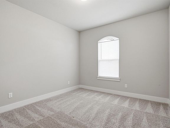 4th image of 504 Payne Ln