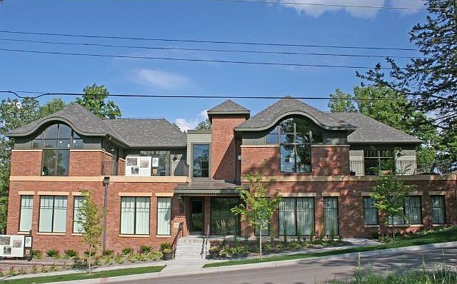1st image of 230 Manitoba Ave N