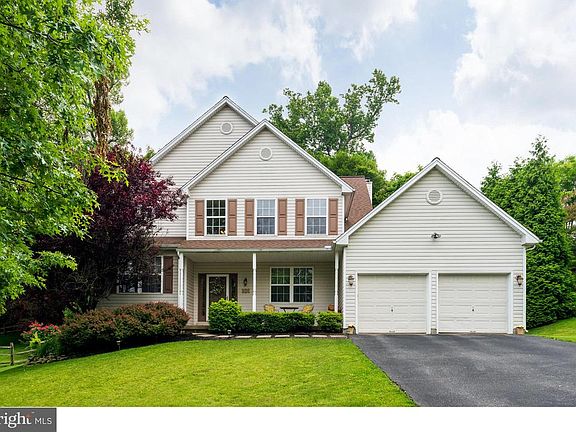 3rd image of 3804 Highland Dr