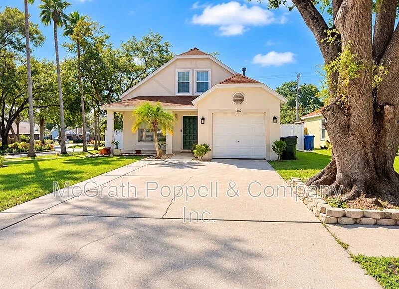 4 bed, 2.0 bath, 1438 sqft, $2,600 — Photo 2